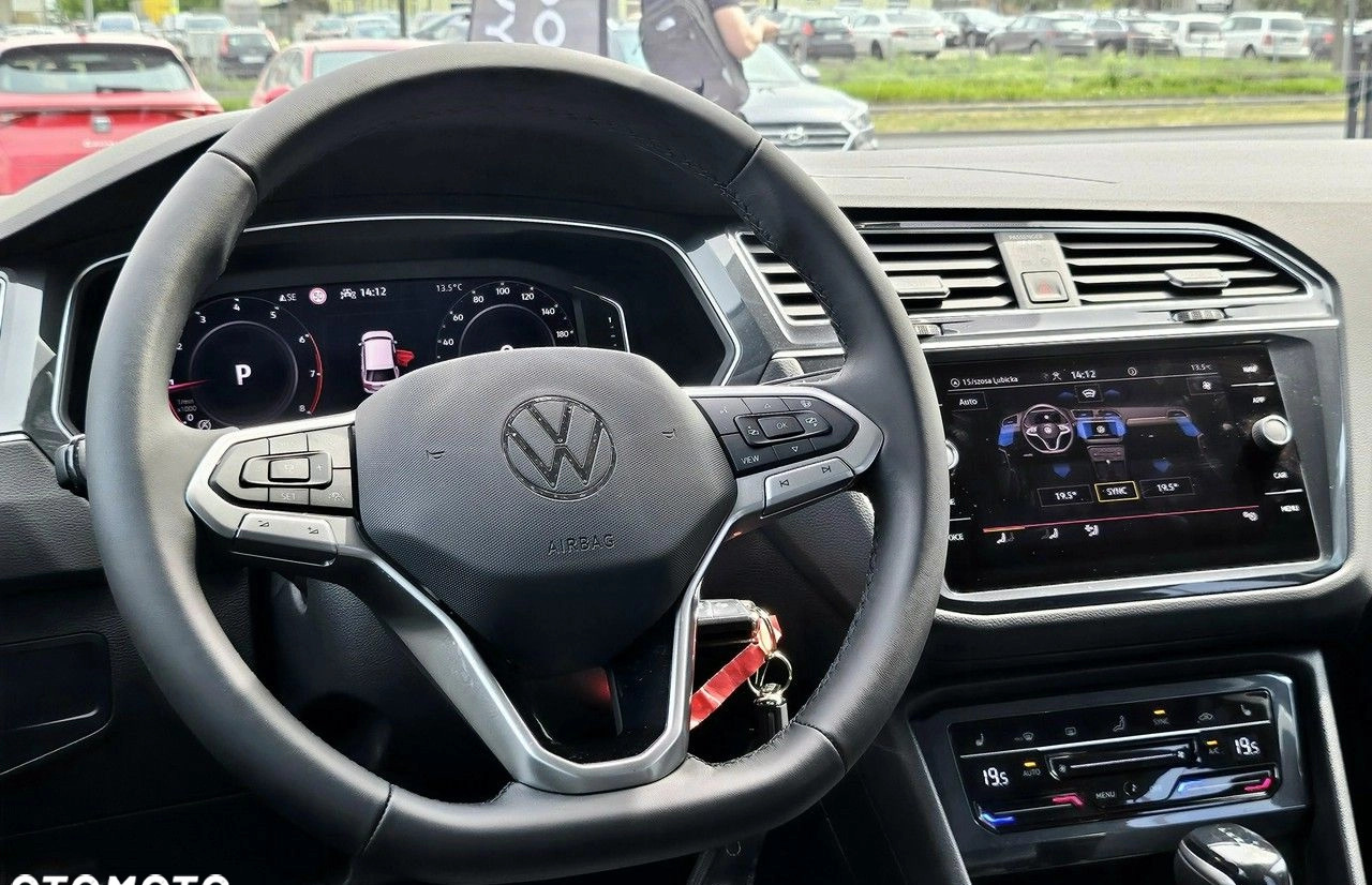 Volkswagen Tiguan cena 129900 przebieg: 27700, rok produkcji 2020 z Giżycko małe 742